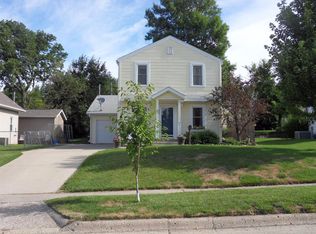 634 W 16th St, Carroll, IA 51401