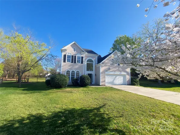 9135 Stoney Corner Ln, Charlotte, NC 28210
