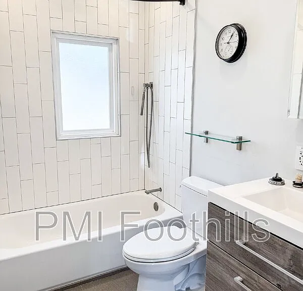 825 E Dartmouth Ave — Photo 10