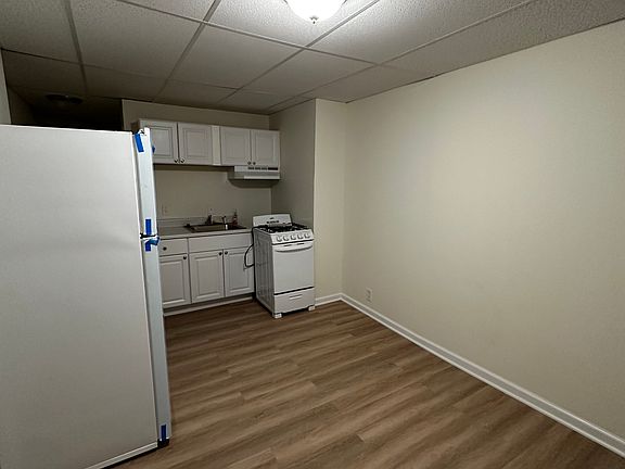 2nd image of 2548 S Alder St Floor 1
