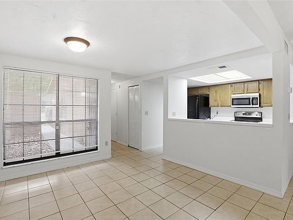 5th image of 826 SW 57th Ter #120-Q