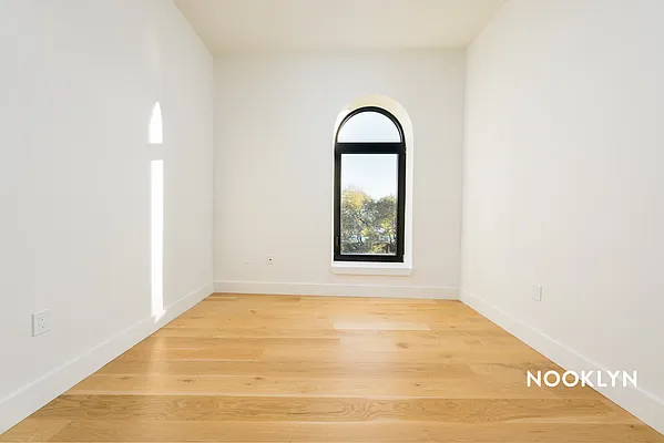 Rented by Nooklyn NYC LLC | media 65