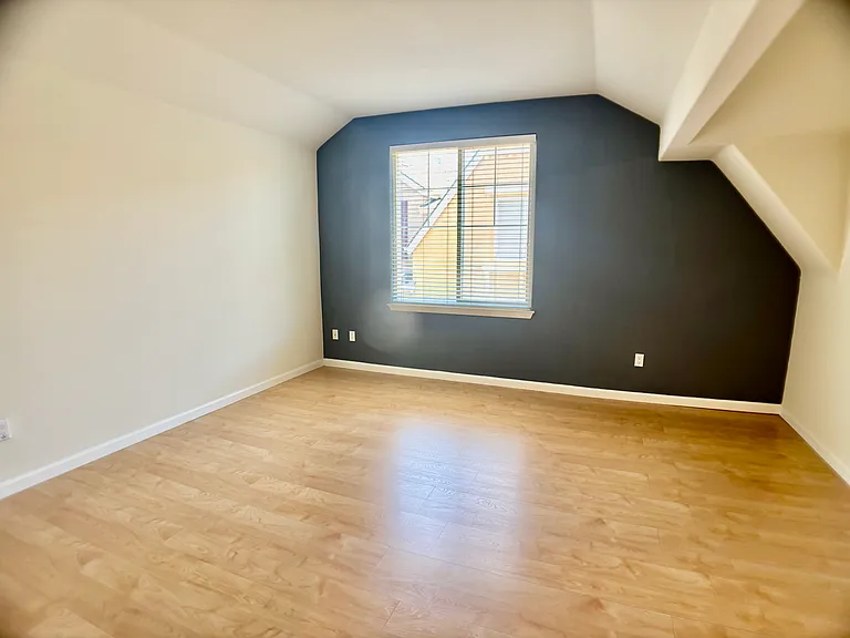 4466 Laird Cir — Photo 18