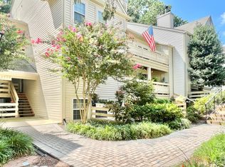 2233 Lovedale Ln #401A, Reston, VA 20191