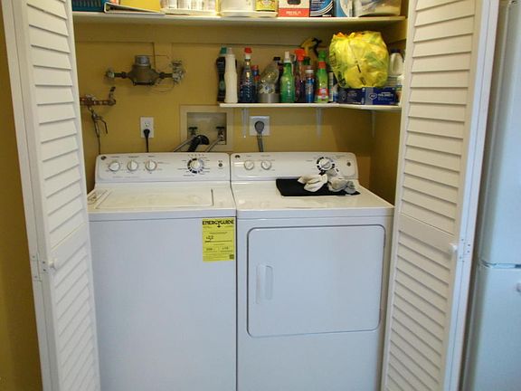 3rd image of 916A Liverpool Cir