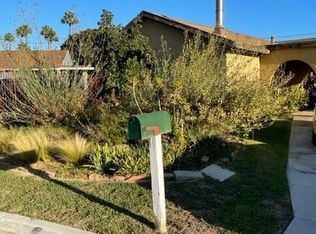 831 Pine Pl, Costa Mesa, CA 92627