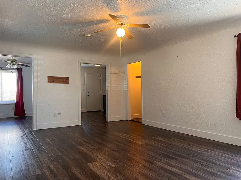 555 W Grant St — Photo 3