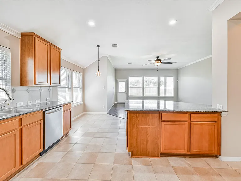 13719 Rolling River Ln — Photo 8