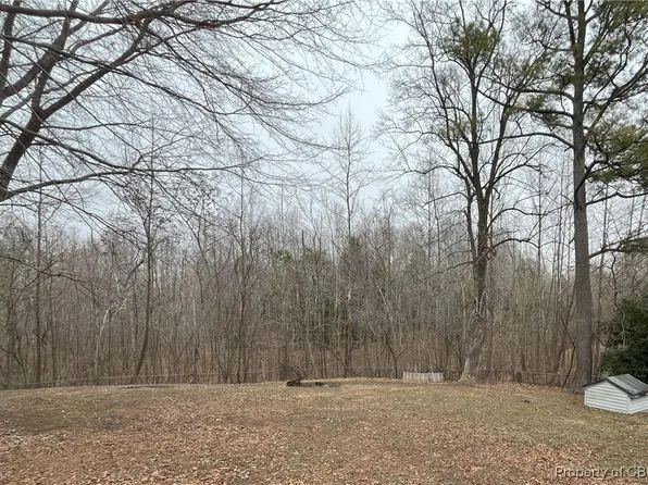 6747 Cedar Lake Dr, Gloucester, VA 23061