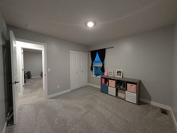 5th image of 1057 Stone Creek Dr