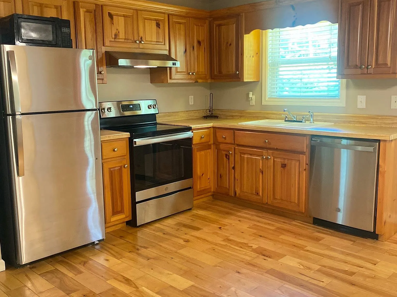70 Boxborough Dr — Photo 3