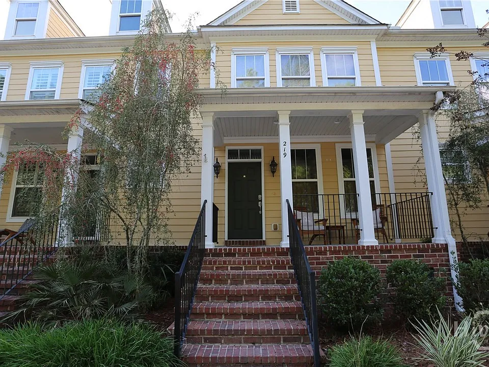 219 Lake View Dr