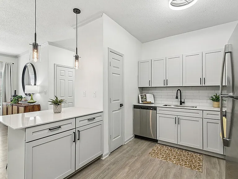 2x1 1087 sqft B1U - Unit 106 - Kitchen