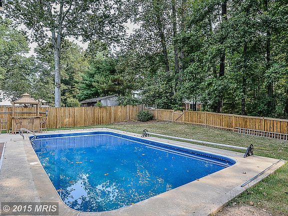 4th image of 13714 Smallwood Ct