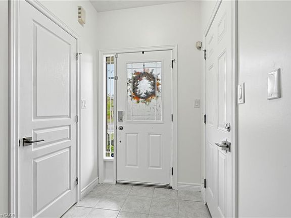 4th image of 161 Kinsman Dr