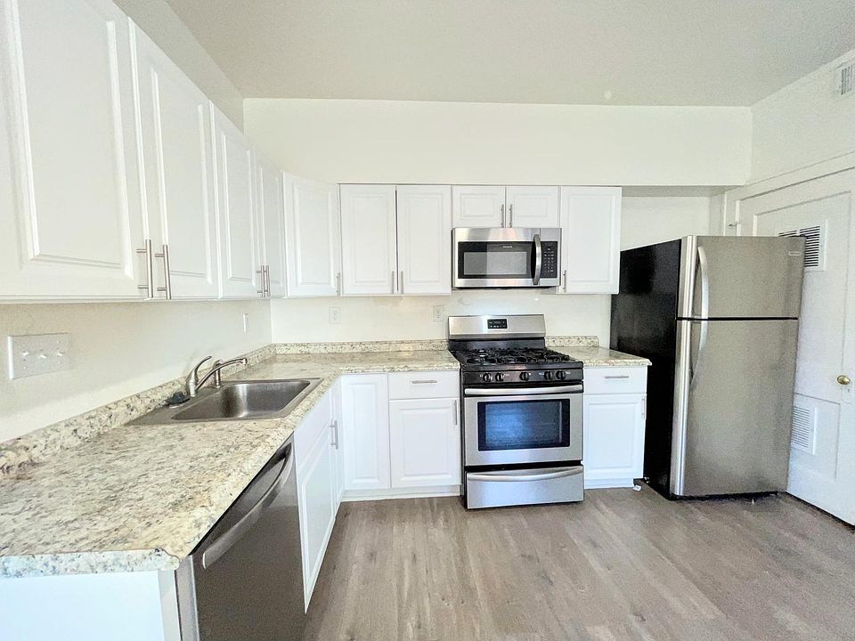 1st image of 7211 Richmond Pl #2W