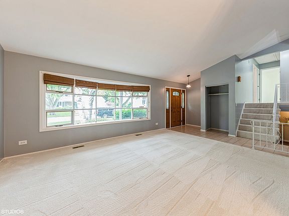 2nd image of 1040 Crestfield Ave