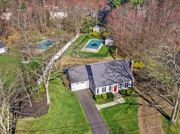 10 Cedar Cir, Townsend, MA 01469