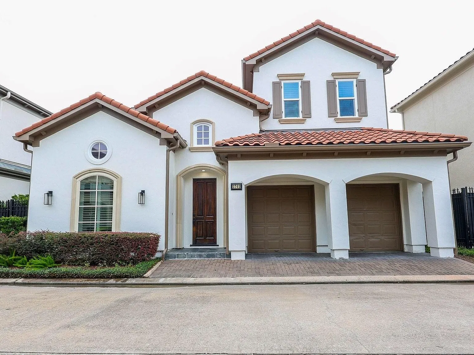 3 bed, 4.5 bath, 3417 sqft, $4,950 — Photo 1