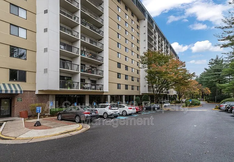 3800 Powell Ln #727 — Photo 2