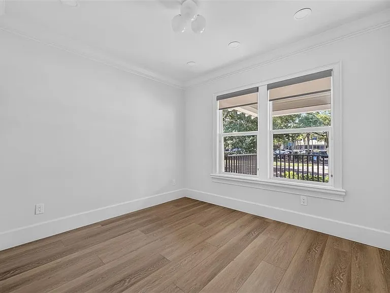 1225 E Amelia St — Photo 20