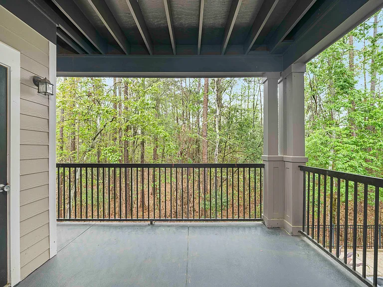 MAA Mandarin Lakes — Photo 21