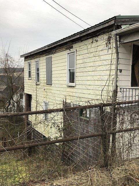 2nd image of 950-952 Heslep Ave