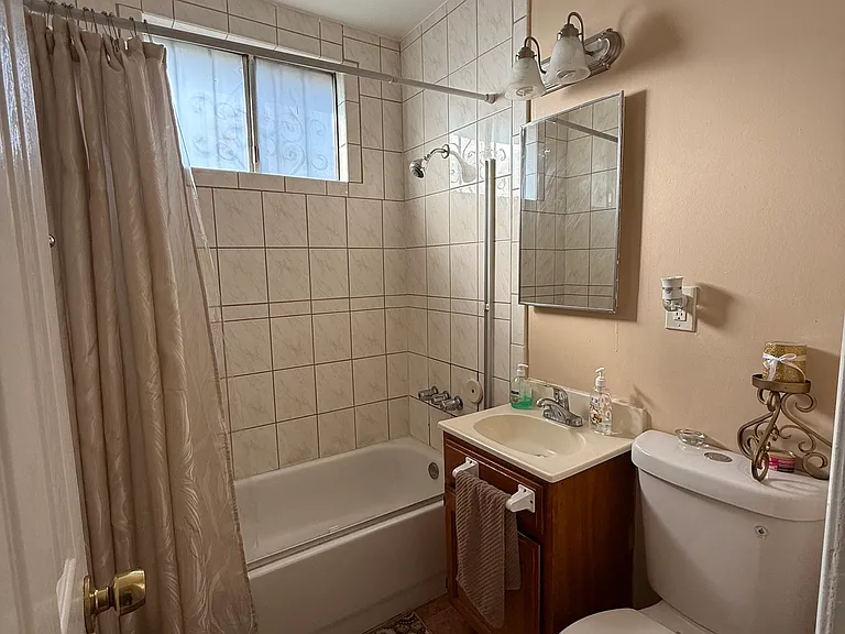227 E Johnson St #A — Photo 5