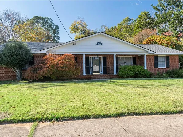 1028 Ridge Ave, Stone Mountain, GA 30083