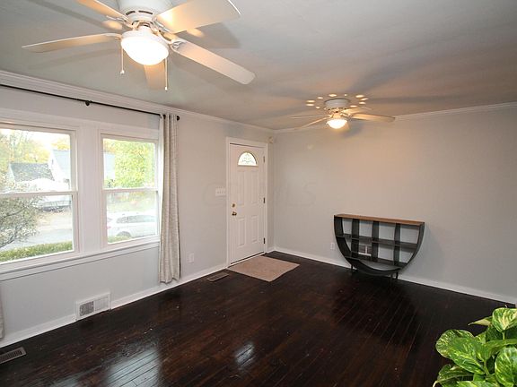 5th image of 122 W Stanton Ave