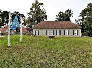 210 Temple Ave, Colonial Heights, VA 23834