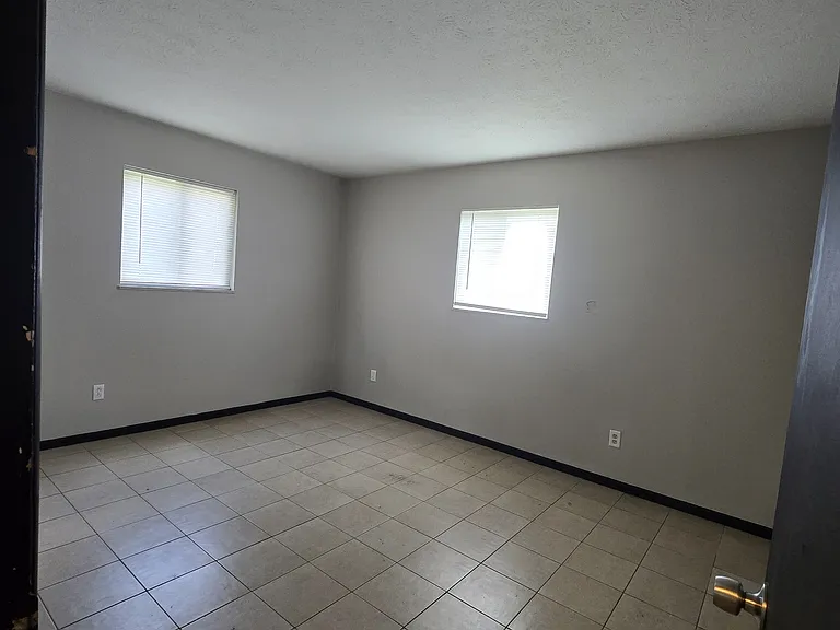 840 Whitethorne Ave #A — Photo 8