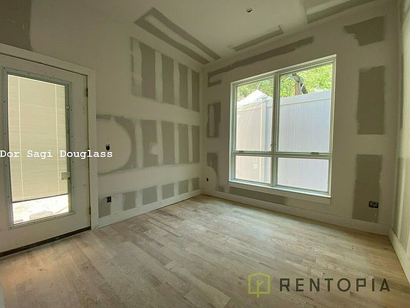 2nd image of 61 Montrose Ave #102