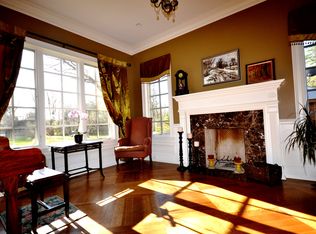 1526 Hawthorne Ln, Glenview, IL 60025