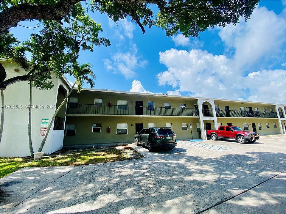 1st image of 1702 S Dixie Hwy #15