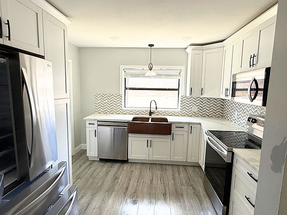 4th image of 321 E Pocahontas Ave