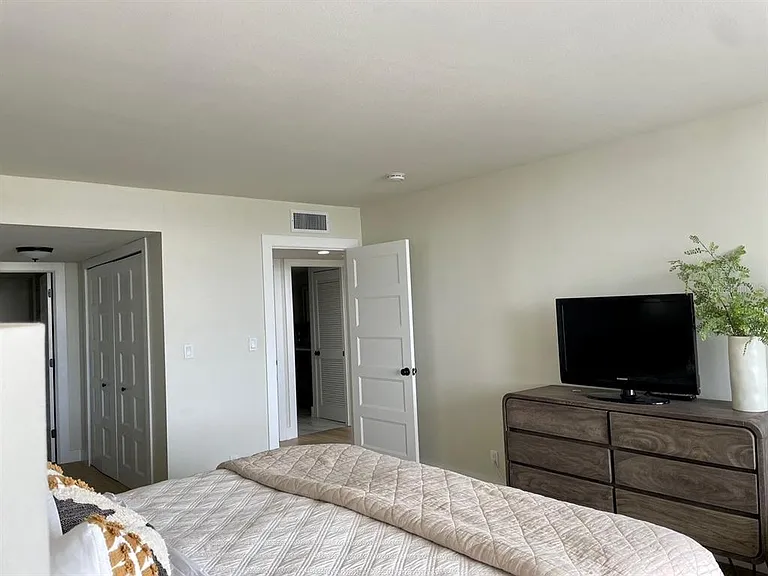 1460 Gulf Blvd #707 — Photo 16