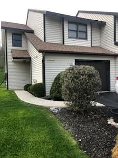21 Surrey Hill Dr Photo 1