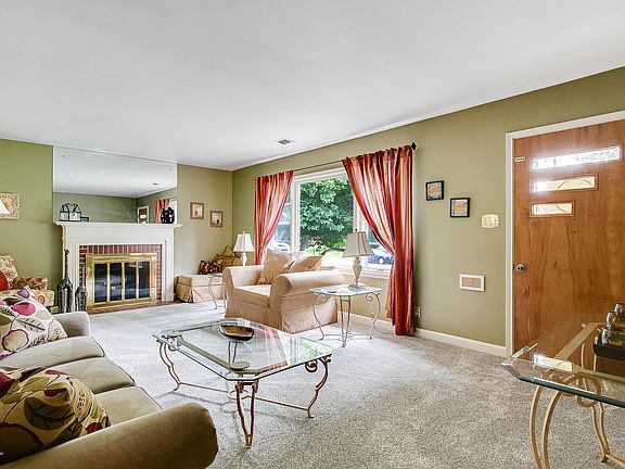 3rd image of 3310 Heather Ln
