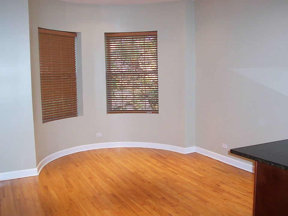 1st image of 5040 S Calumet Ave APT 3