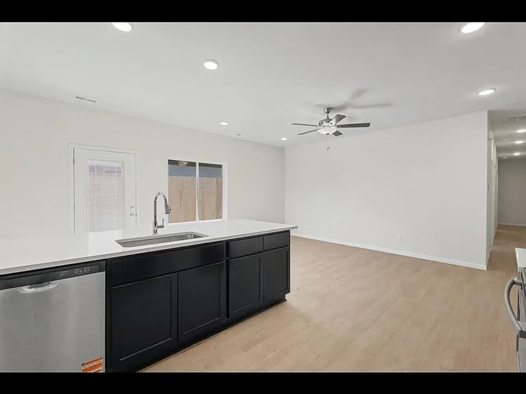 423 S All Hallows St — Photo 6