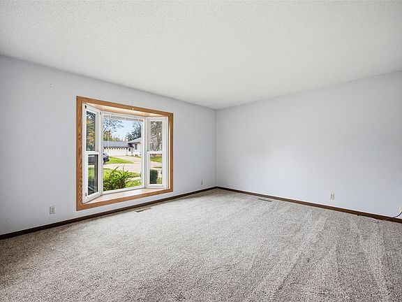 3rd image of 114 Sand Ln NW