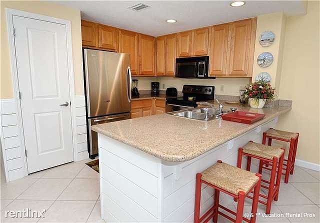 Spacious Breakfast Bar