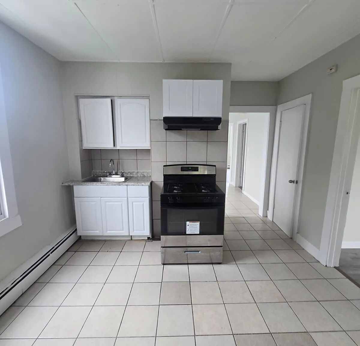 3 bed, $2,150 — Photo 1
