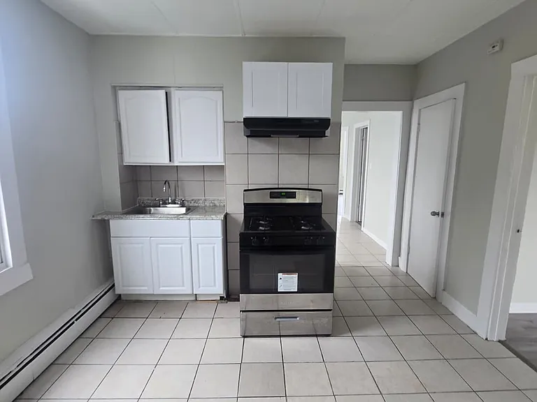 41 Doremus St #5A — Photo 1