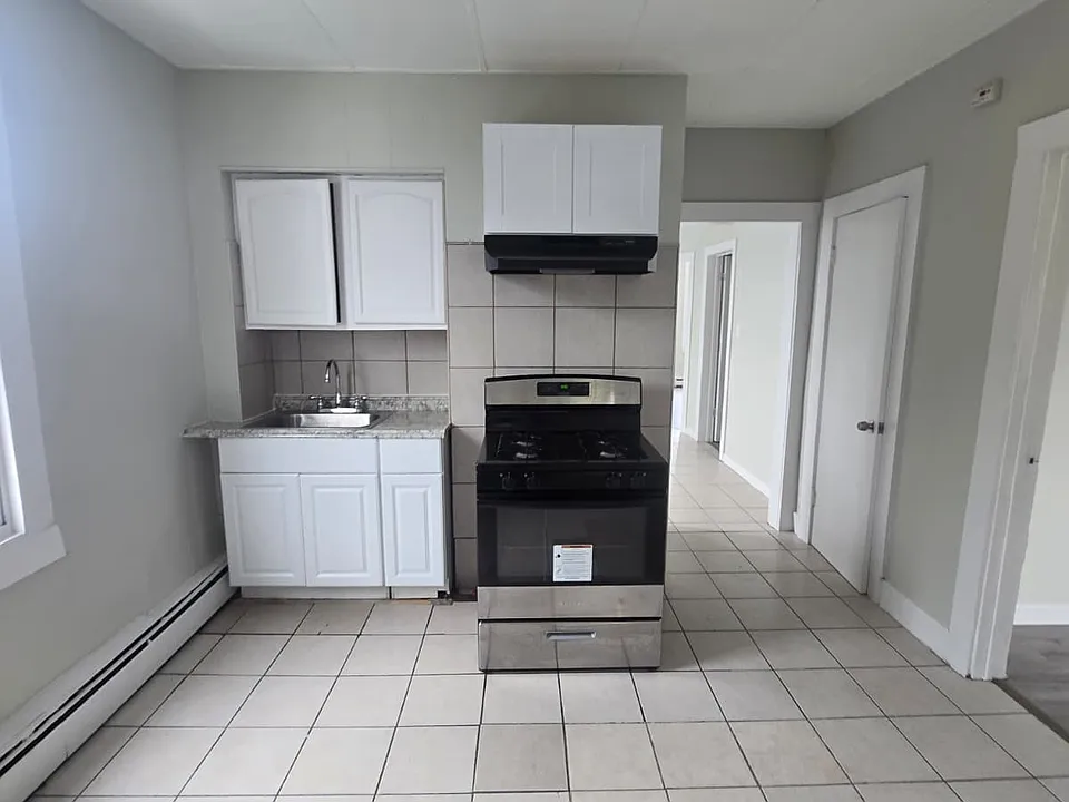 41 Doremus St #5A