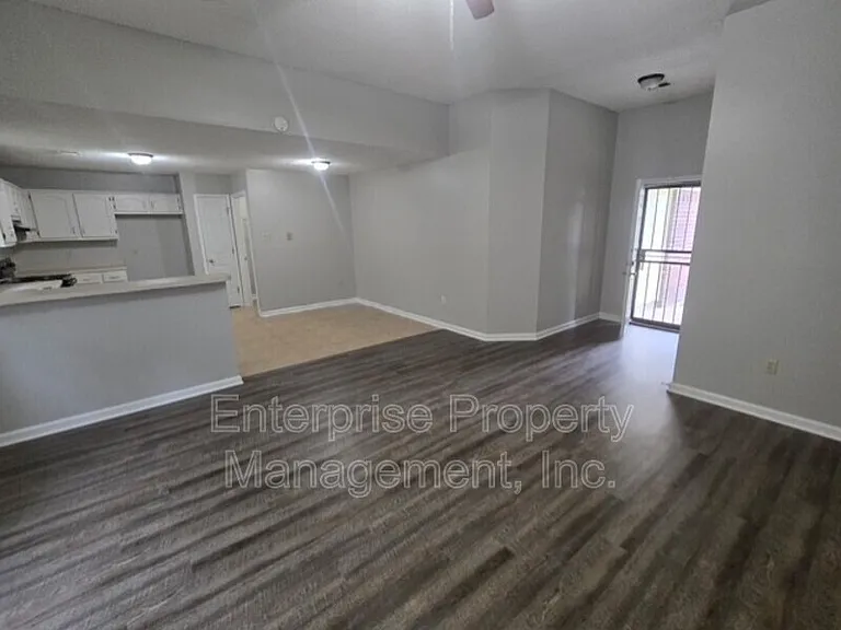 4444 Longtree Cv — Photo 12