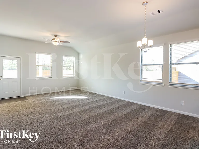 11032 Patriot Ct — Photo 3