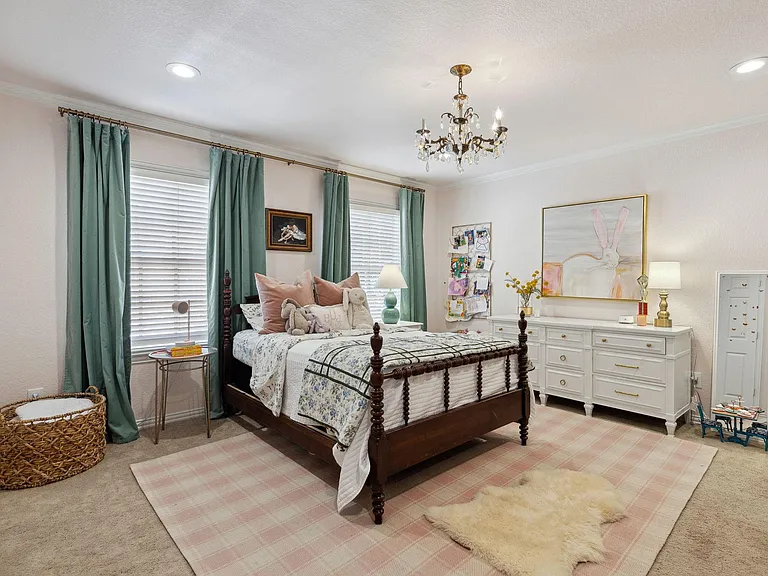 2704 Amherst Ave — Photo 29
