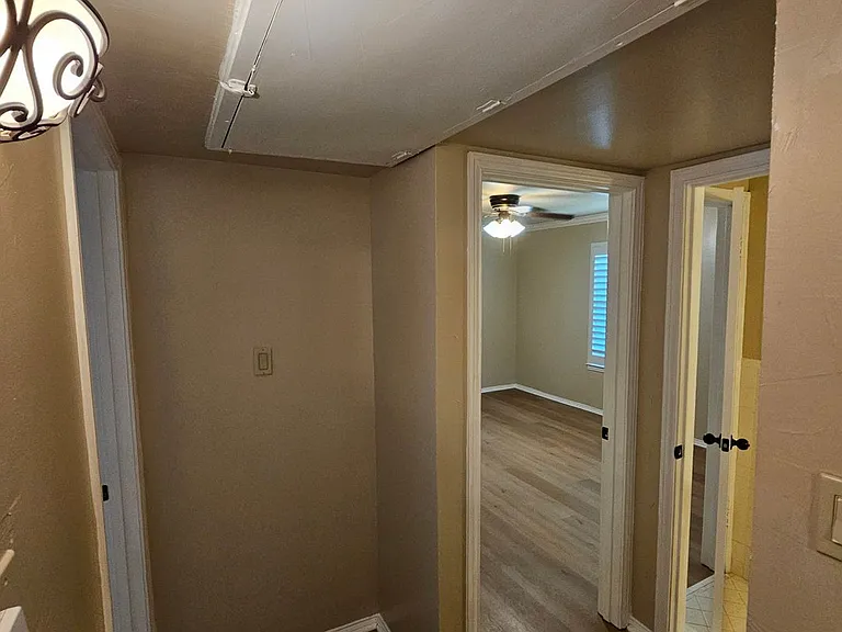6033 Sandhurst Ln #D — Photo 28